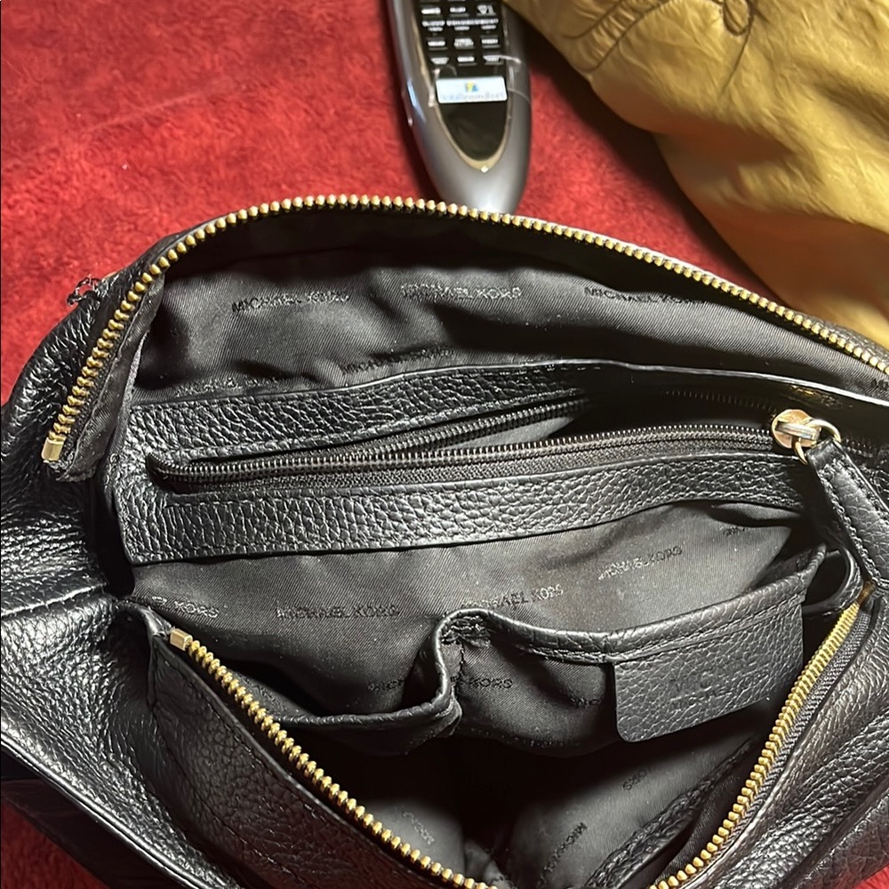 Michael Kors Black Hobo Bag Sleek Leather Design - Picture 8 of 13
